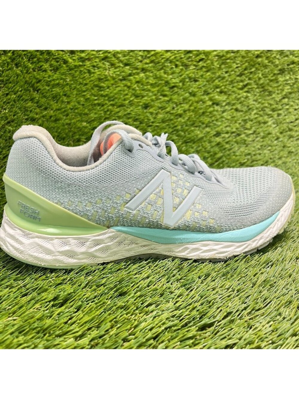 New Balance Fresh Foam 880v10 Womens Size 8 Gray Athletic Running Shoes Sneakers